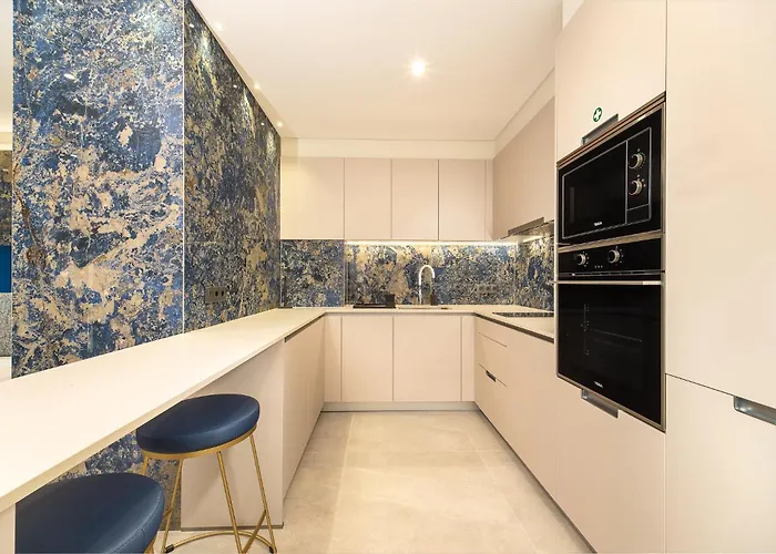 Safira 101 * 丰沙尔